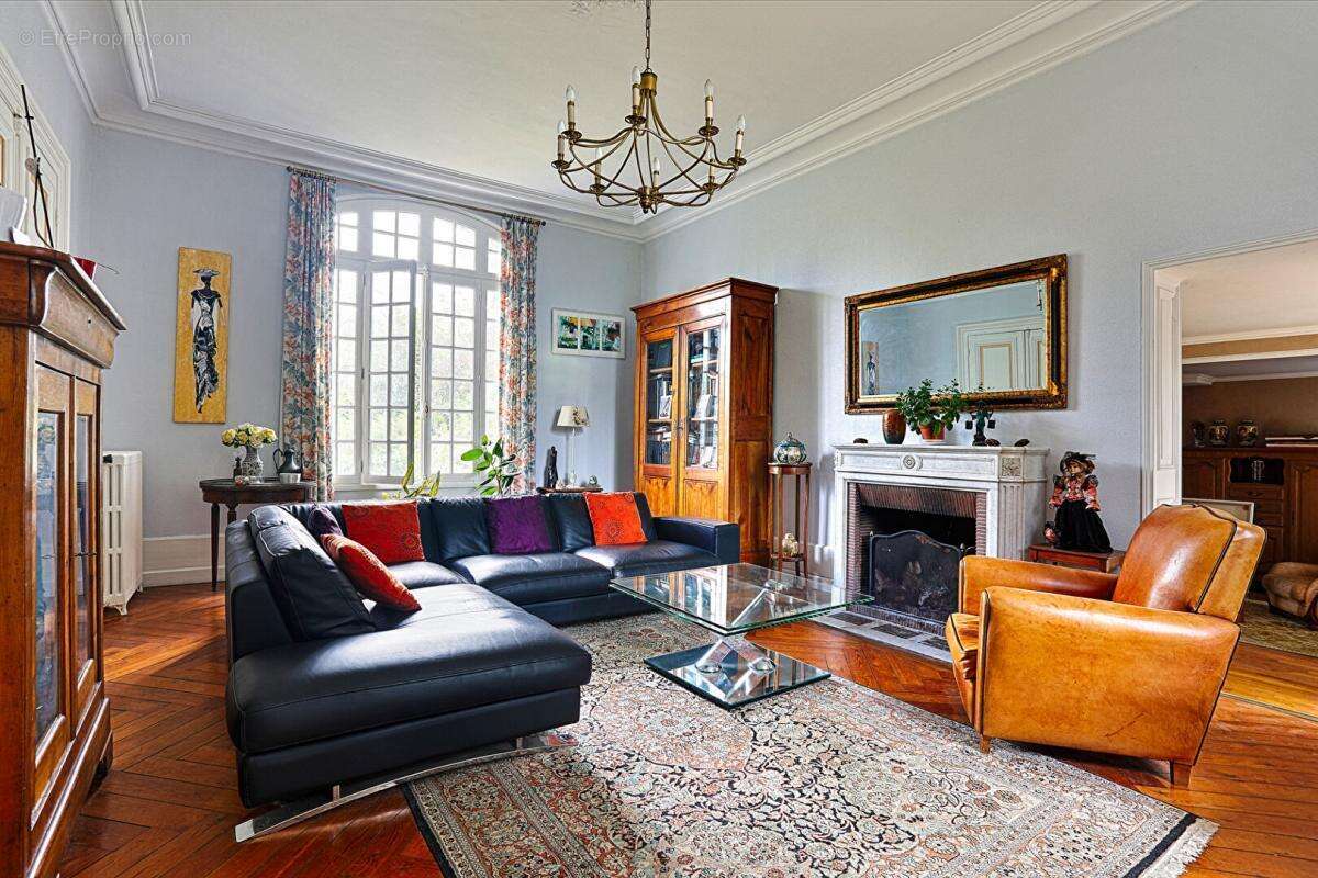 Maison à SAINT-ETIENNE-DU-ROUVRAY