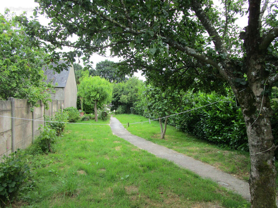 Maison à CLEGUEREC