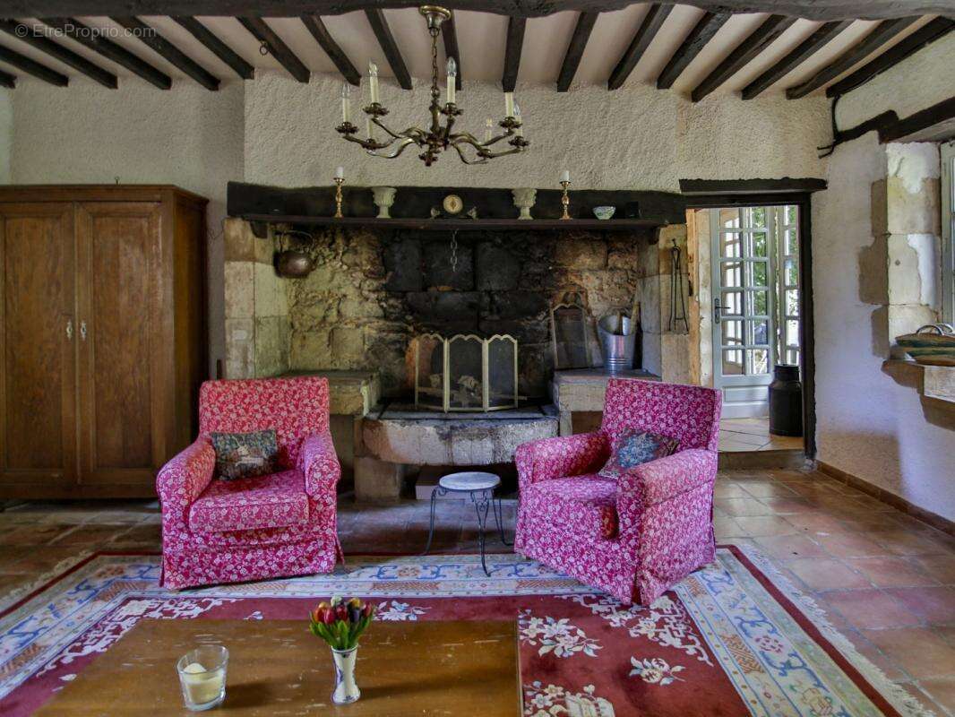 Maison à VIC-FEZENSAC