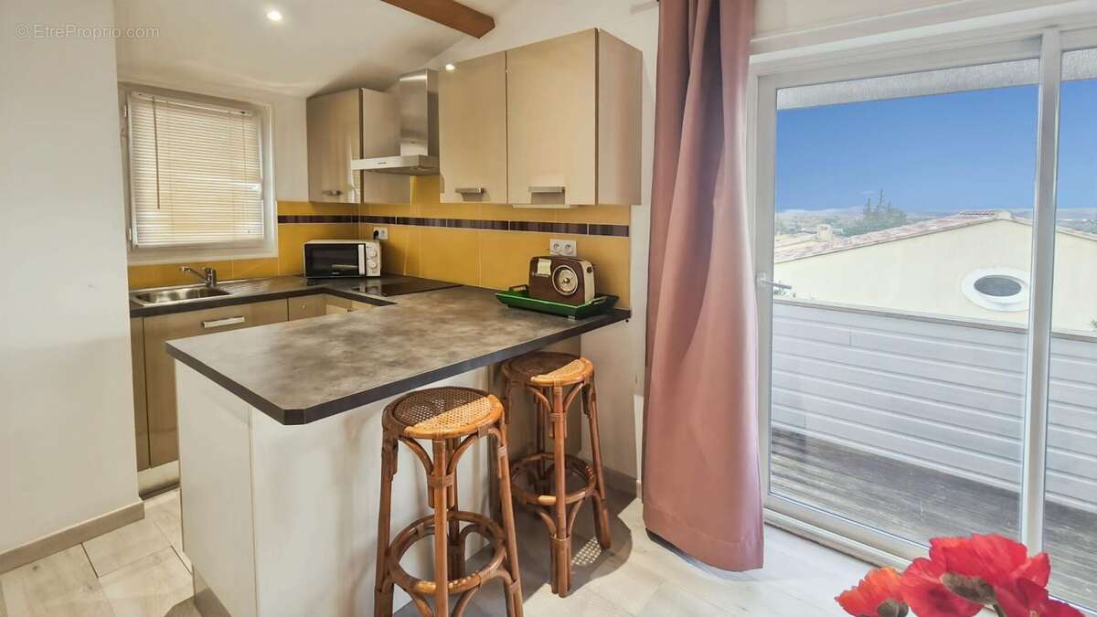 SAINT-SATURNIN LES AVIGNON Maison  7 pièce(s)  155 m² 449 000 - photo 16