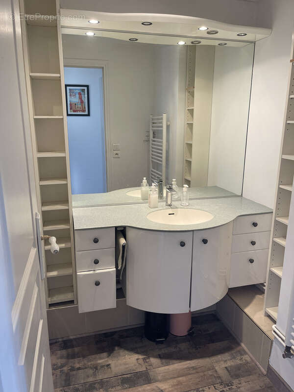 Appartement à SAINT-MAUR-DES-FOSSES