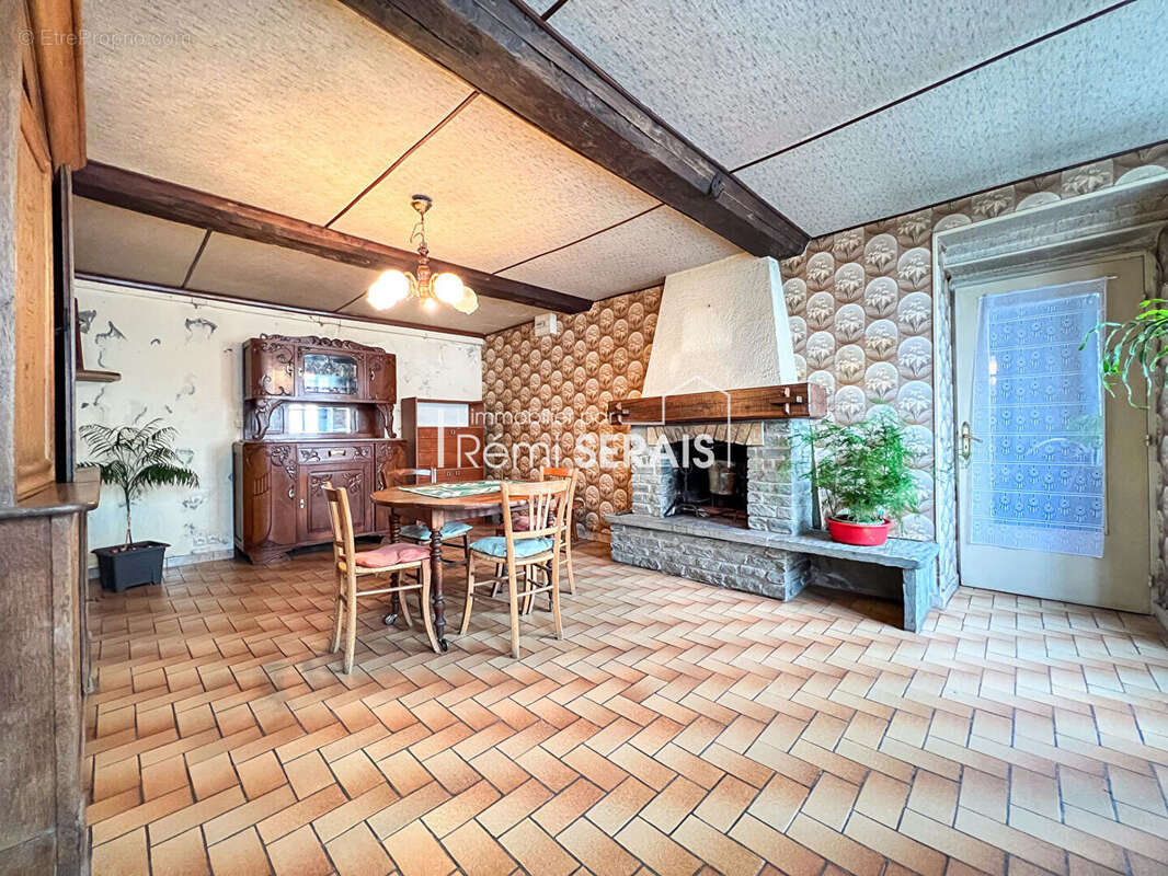 Maison à CONDE-SUR-NOIREAU