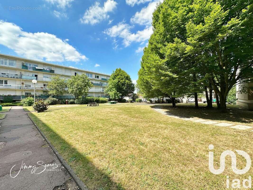 Photo 8 - Appartement à LE PLESSIS-TREVISE