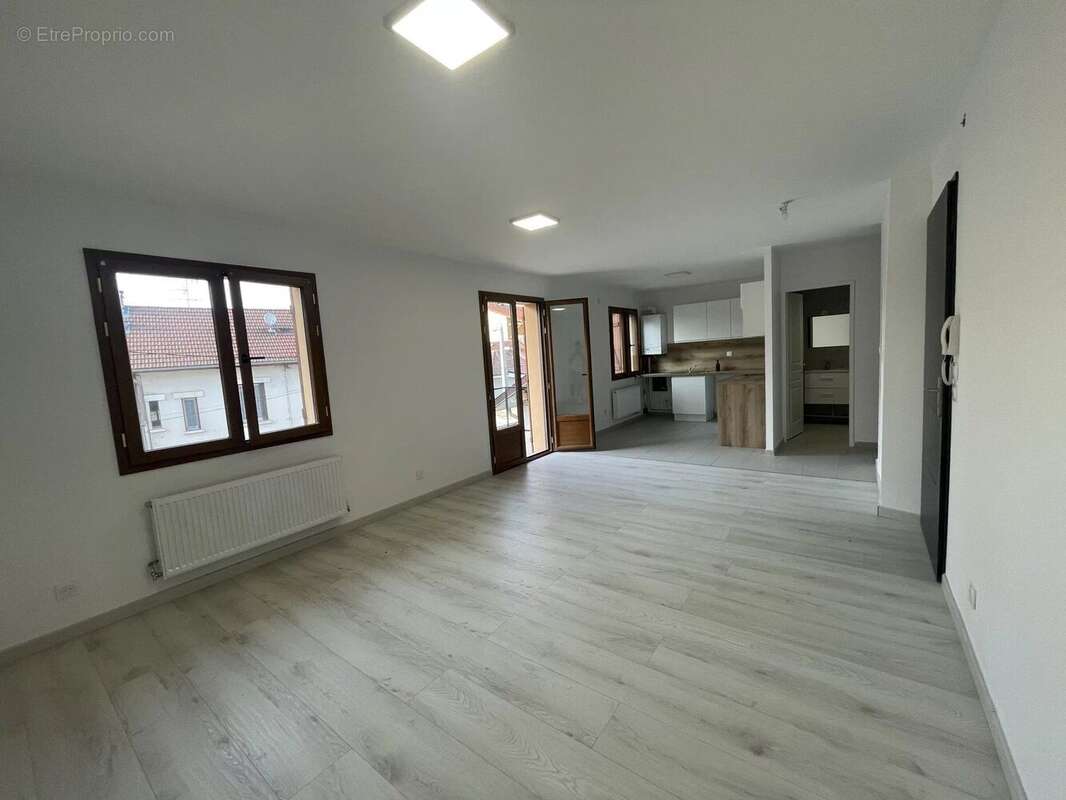 Appartement à LA TOUR-DU-PIN