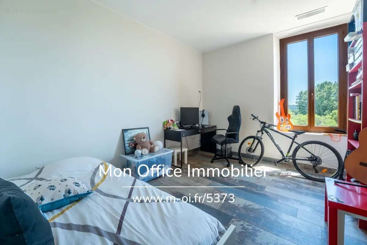 Appartement à LA FARE-LES-OLIVIERS