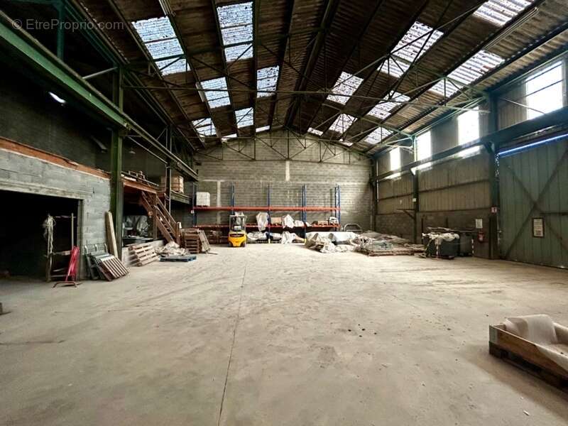 Commerce à FRONTENEX