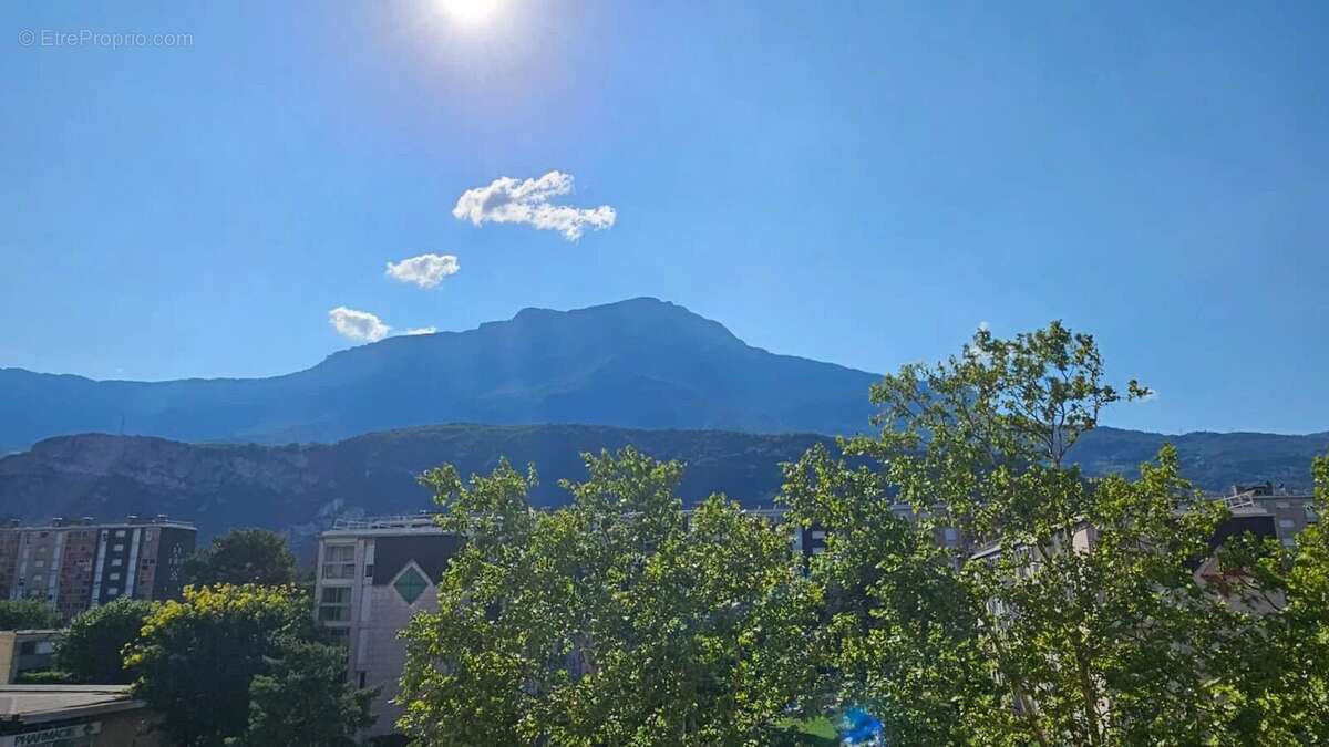 Appartement à ECHIROLLES