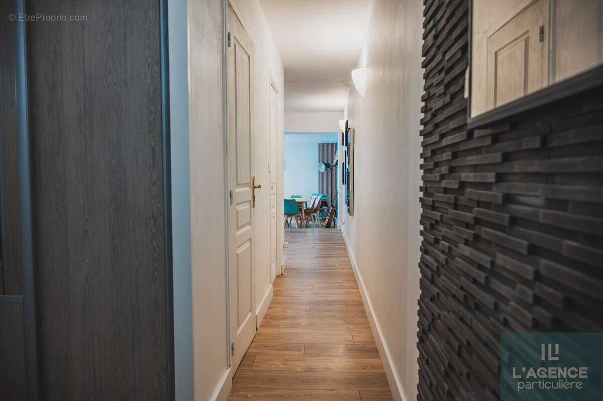 Appartement T4 - 120 m2 - RDC avec terrasse - La Roseraie - - photo 15