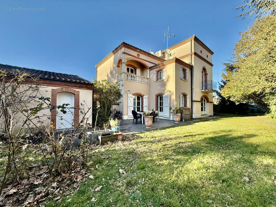 Maison Familiale de 252m2 sur un grand Terrain de 2000m2 Cugnaux 31270 - photo 7