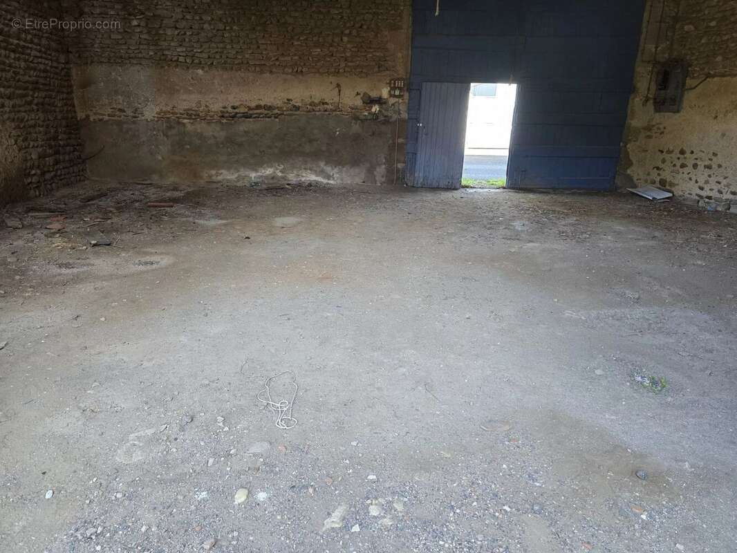 Maison à SAINT-GERMAIN-LEMBRON