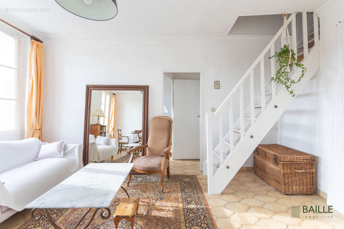 Appartement à MARSEILLE-2E