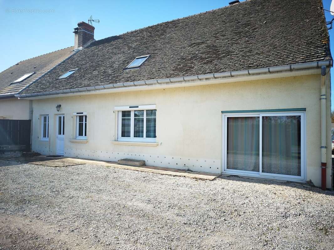 Maison à PONTOUX