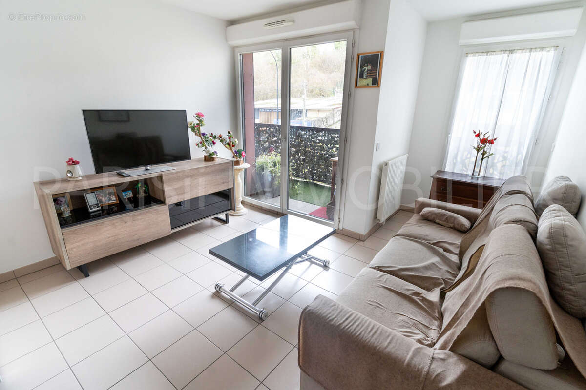 Appartement à SARTROUVILLE