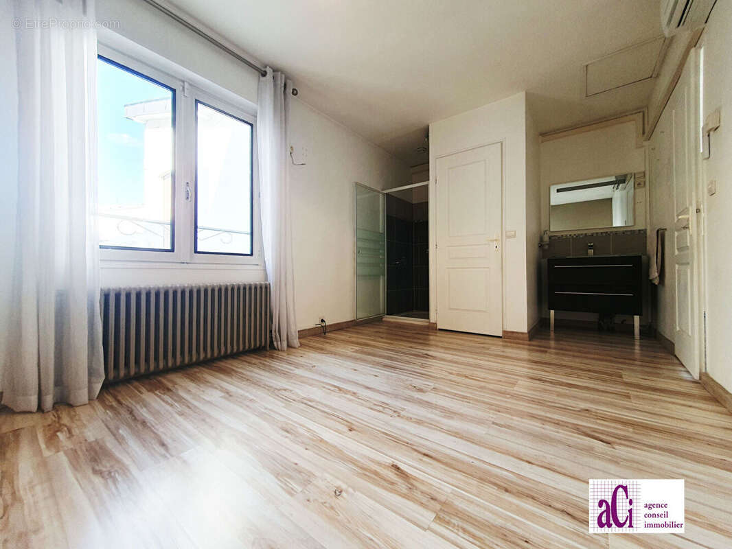 Maison à L'HAY-LES-ROSES