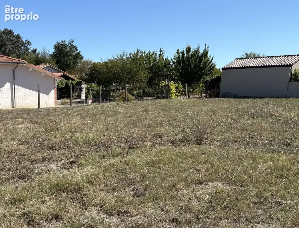 Photo Terrain à Frouzins au prix de 124 000€