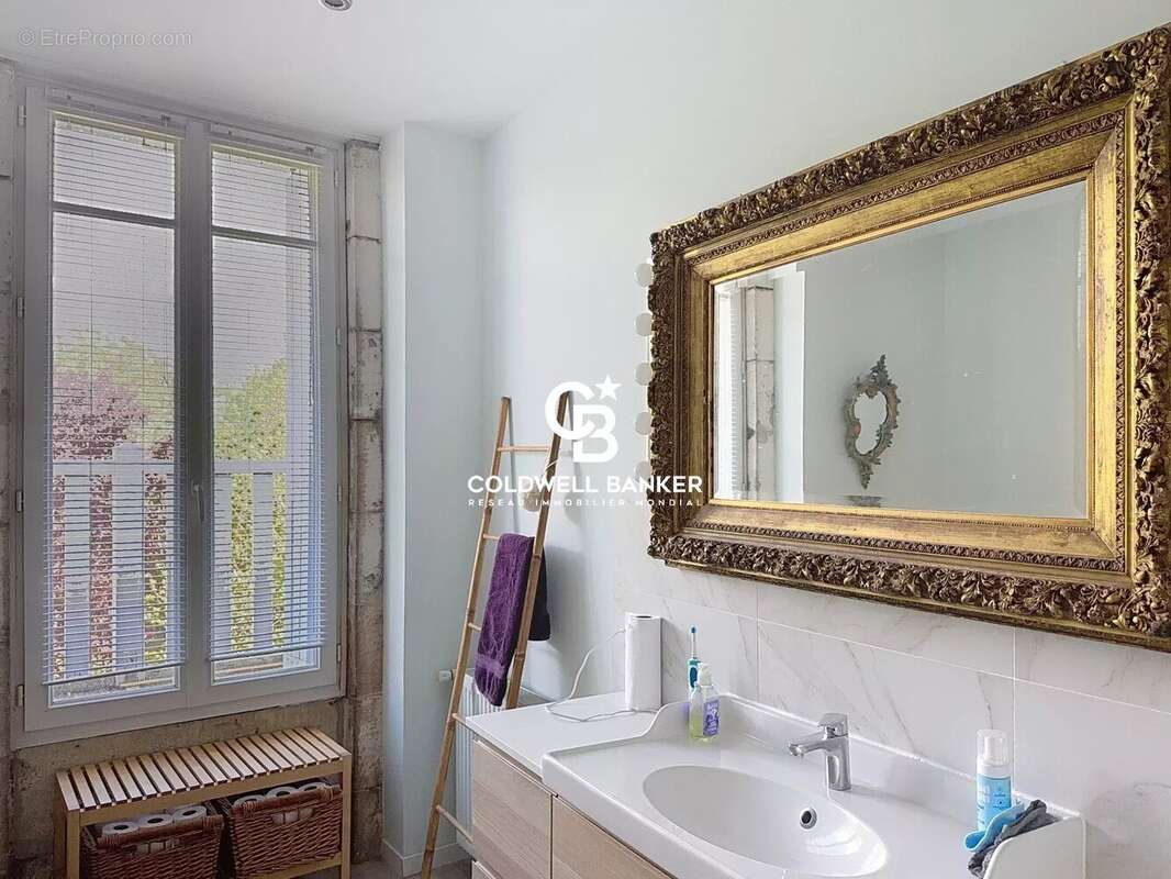 Maison à MORTAGNE-SUR-GIRONDE
