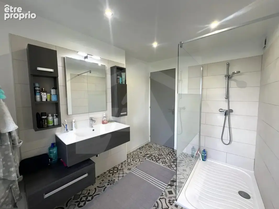 Maison de 94m2 sur 469m2 de terrain avec grange - photo 3