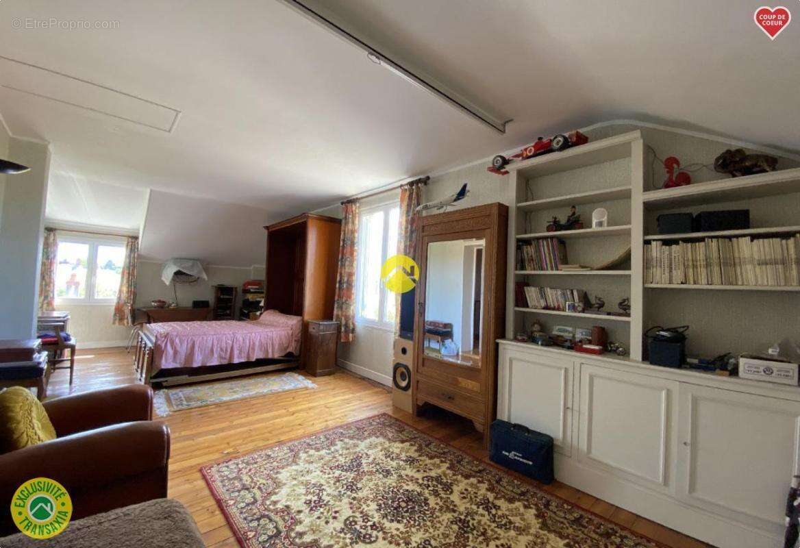 Maison à LA GUERCHE-SUR-L&#039;AUBOIS