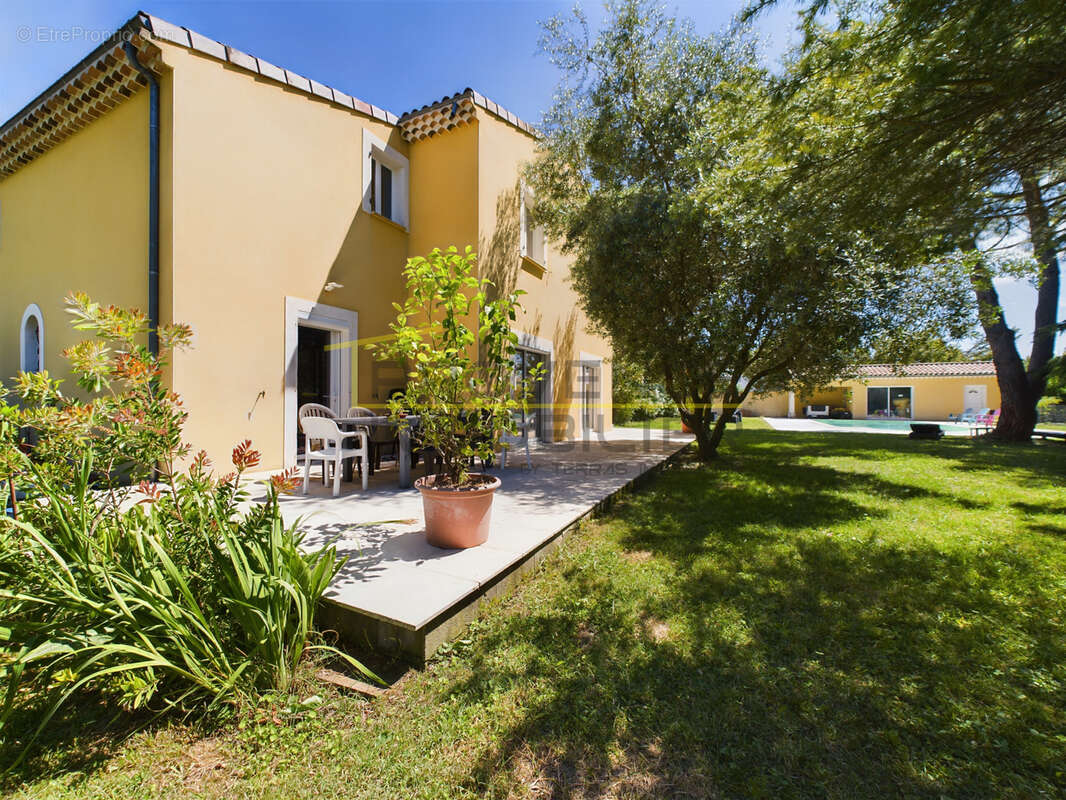 Maison à MONTELIMAR