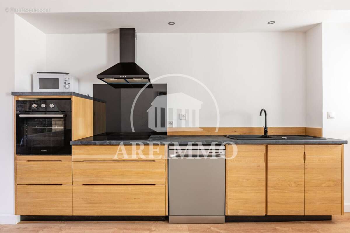 Maison 93 m² à Saint-Martin-De-Londres  - photo 6