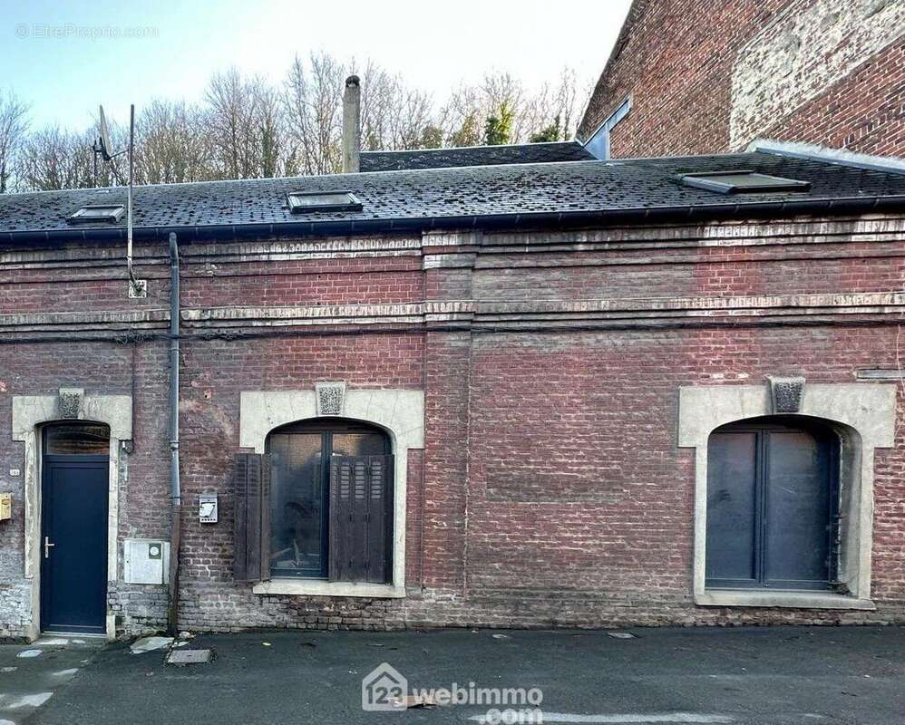 Maison de ville à rénover d'une surface habitable de 85 m²