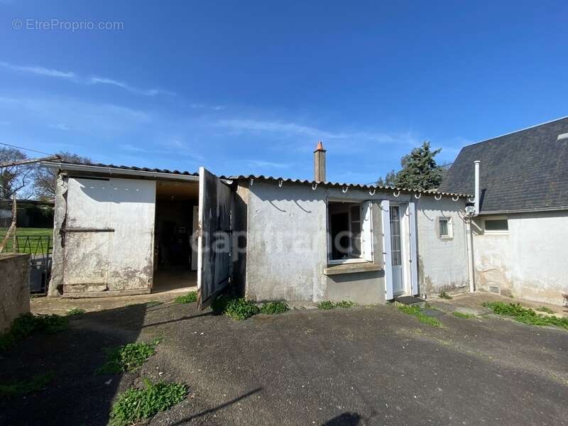 Maison à SAINT-VARENT