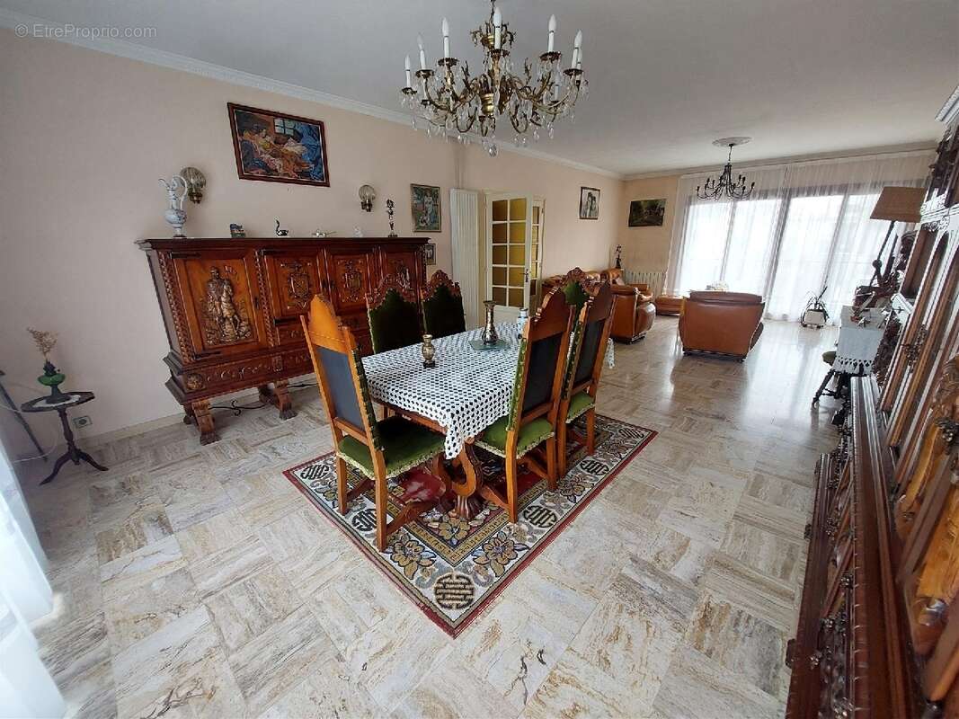 Maison à VIGNEUX-SUR-SEINE