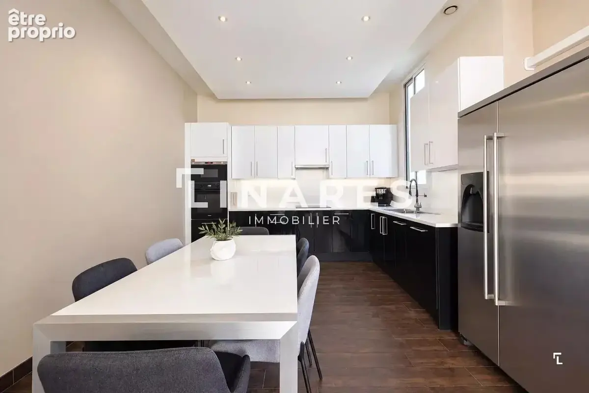 LE DISTINGUÉ - Appartement T4 de 114m2 - Balcon - 13008 PERIER - photo 5