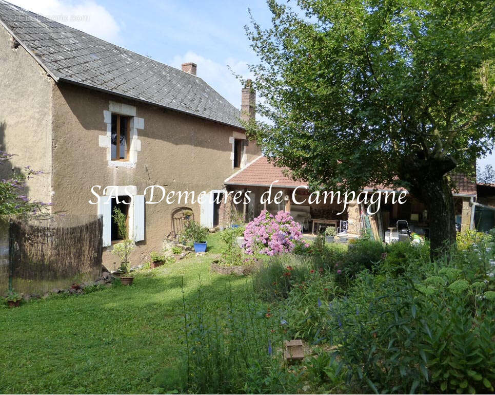 Maison à SENS-BEAUJEU