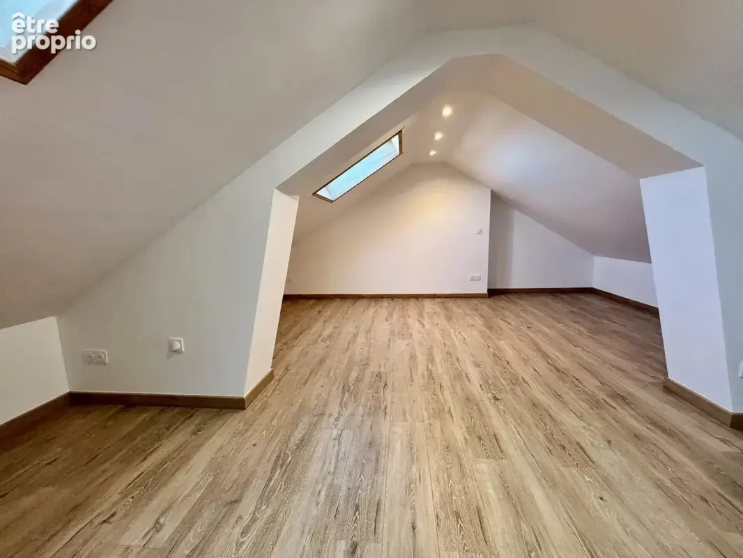 Maison familiale avec garage. - photo 8