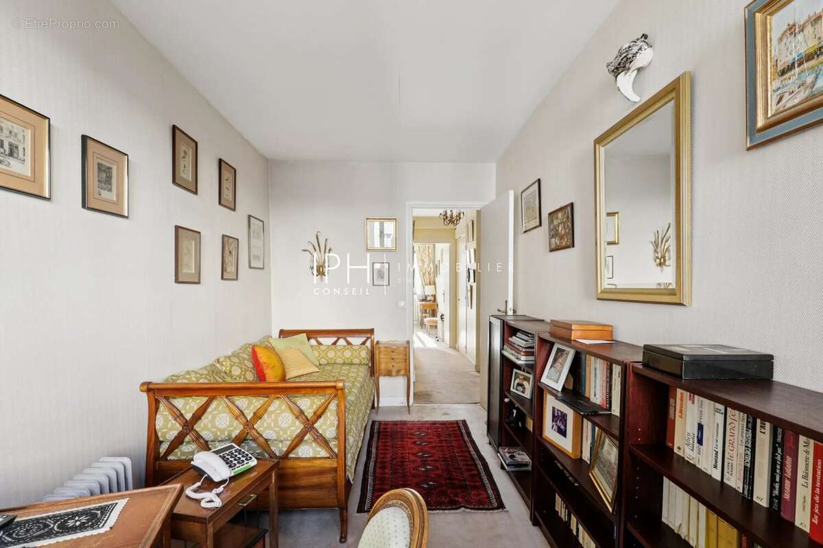 Appartement à NEUILLY-SUR-SEINE