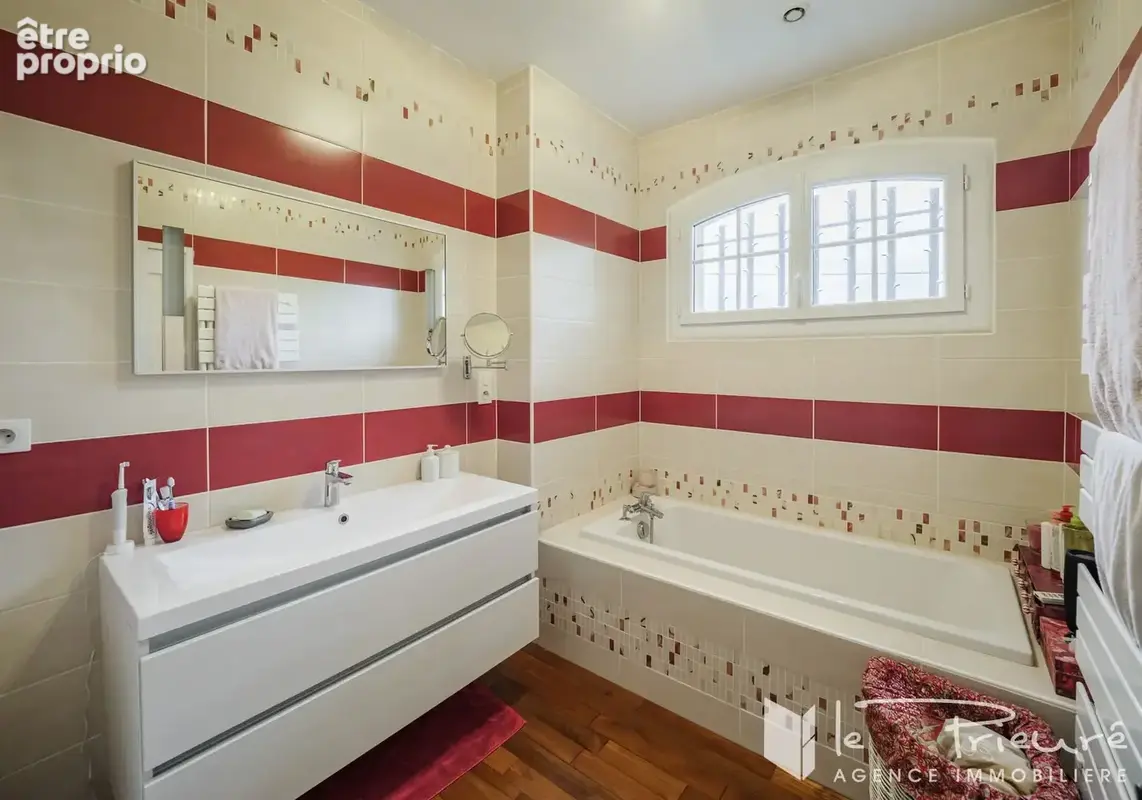 Grande maison avec vue dégagée, piscine, grand terrain arboré et sous-sol complet à Puygouzon - photo 13