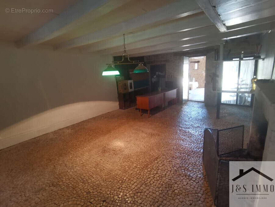 Maison à CHASSENEUIL-SUR-BONNIEURE