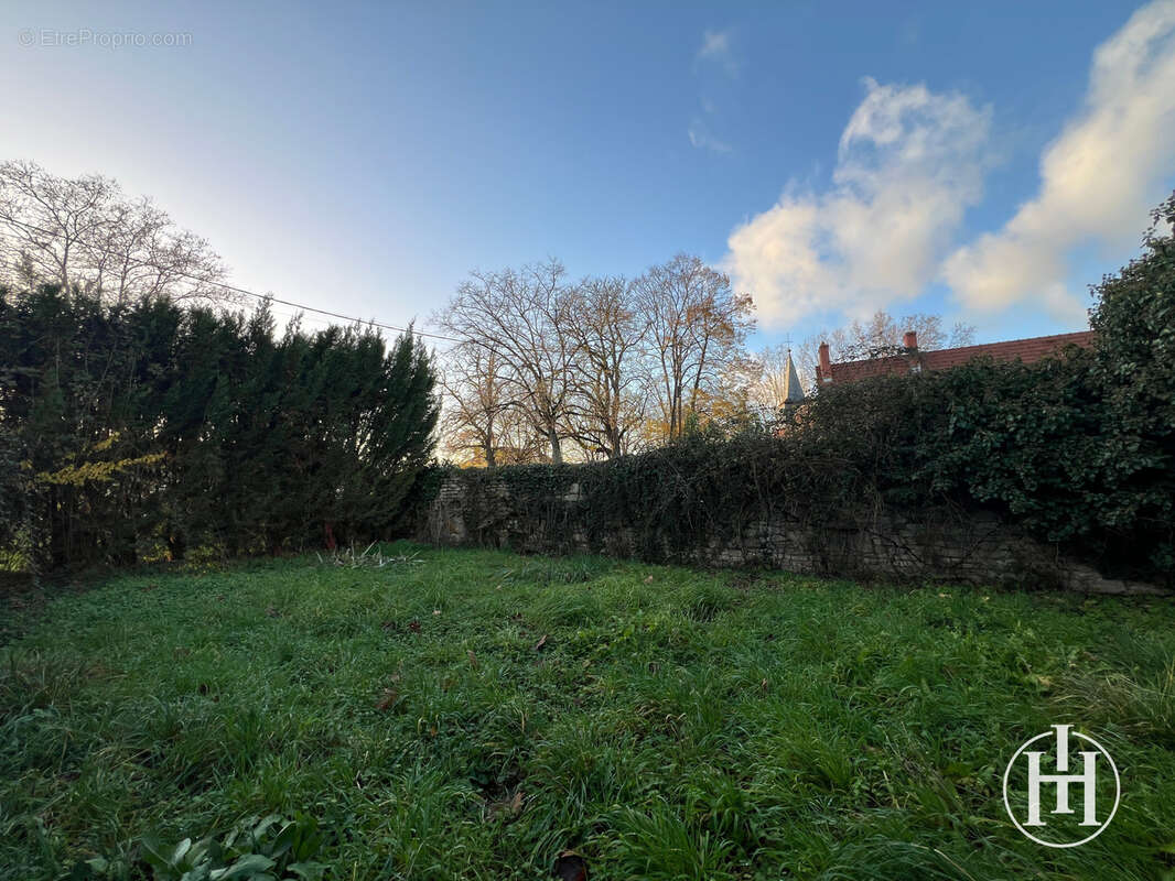 Maison à UZAY-LE-VENON