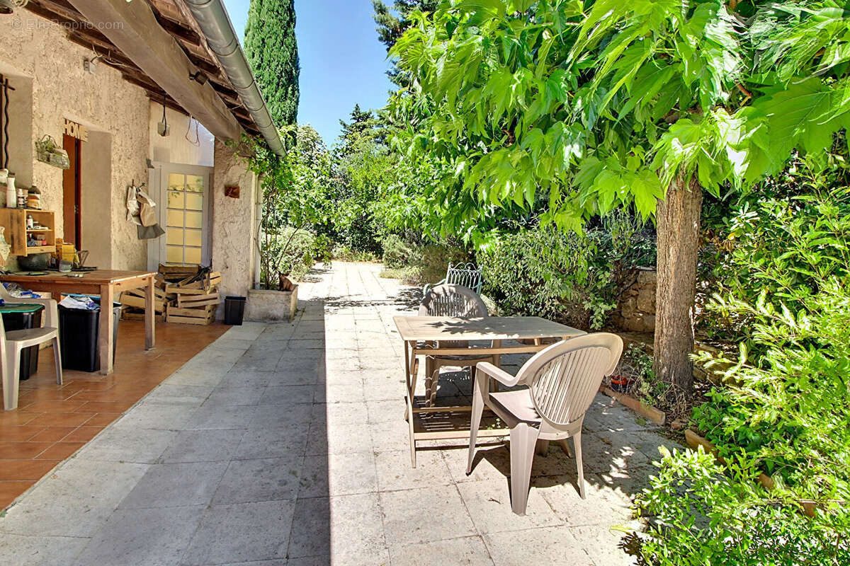 Maison à LORGUES