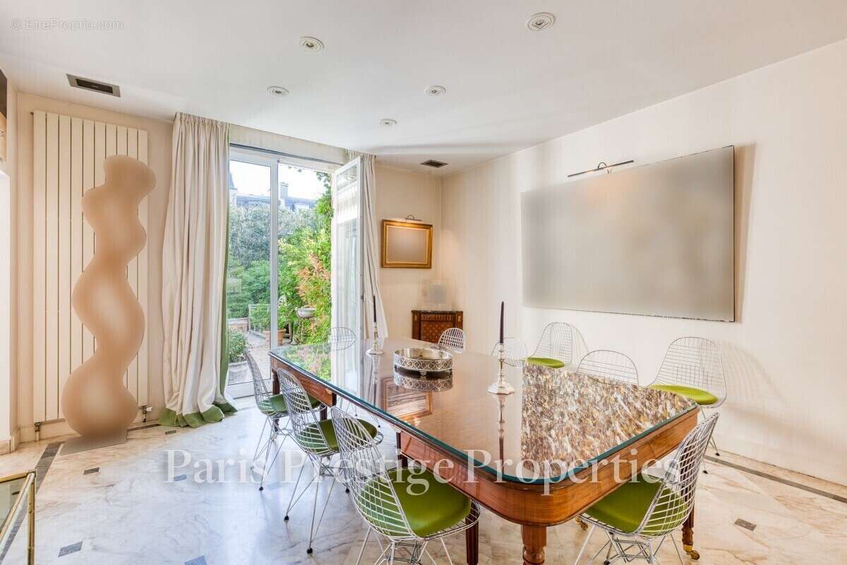 Maison à NEUILLY-SUR-SEINE