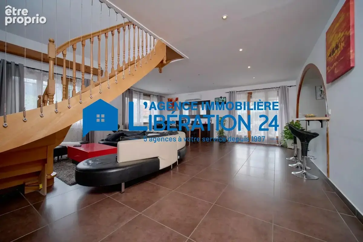 Spacieux appartement 5 pièces à Saint-Étienne - photo 4