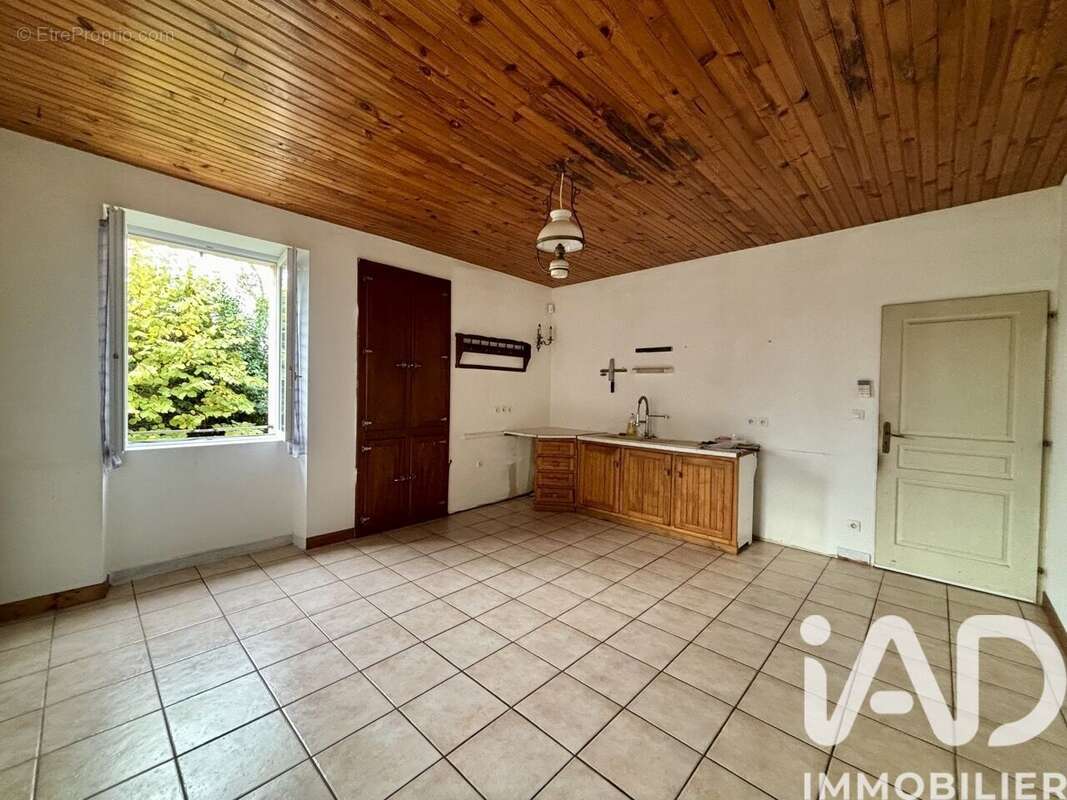 Maison 156 m² à Marnes  - photo 8