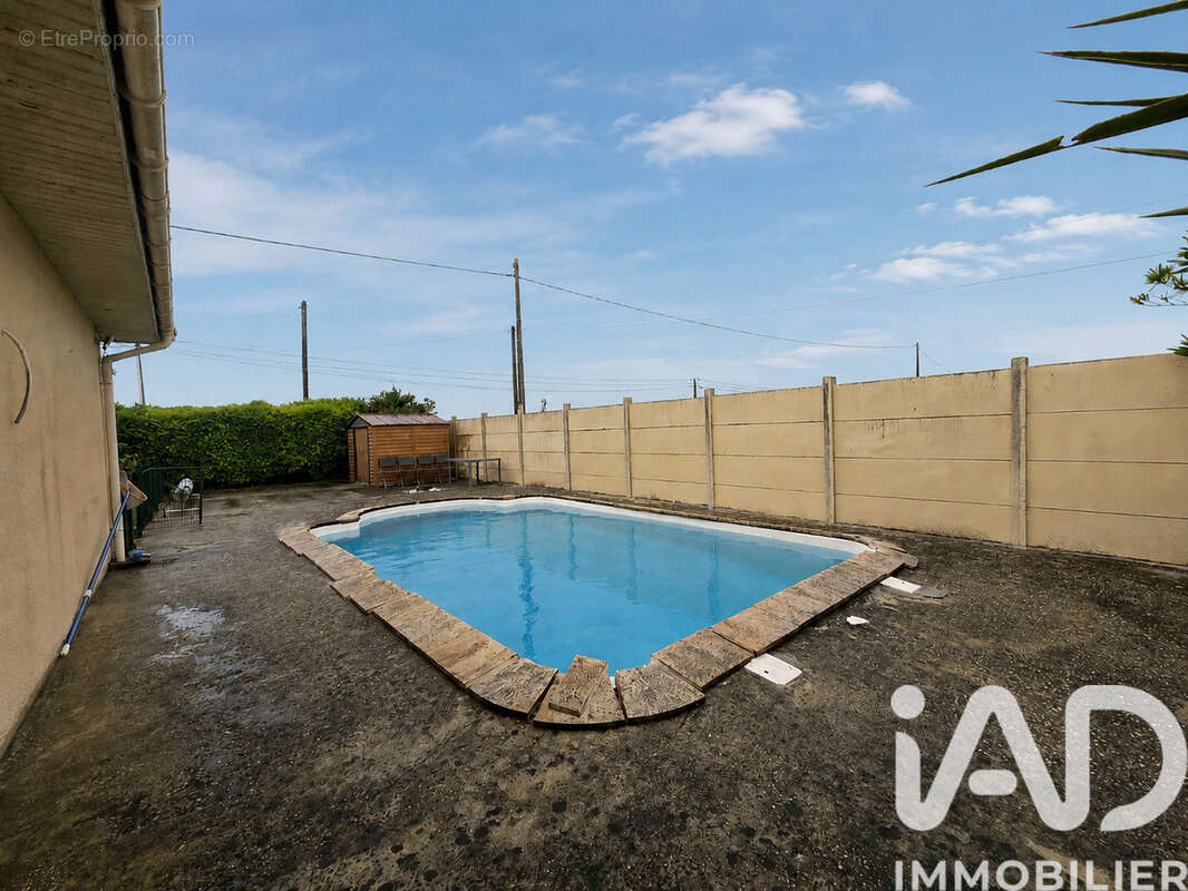 Maison 112 m² à Saint-Seurin-De-Cadourne  - photo 4