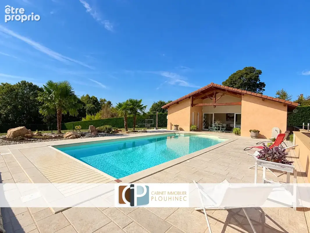 Villa avec piscine, dépendance et 1,4 hectare de terrain   Secteur Saint-Jean-sur-Veyle, proche Mâcon - photo 4
