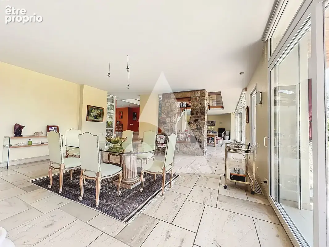 Demeure de prestige à 5 minutes de Montrond-les-Bains de 6 pièce(s) 420 m² - photo 8