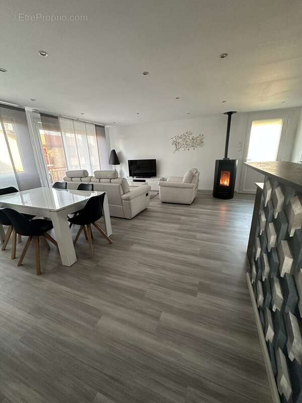 Maison à COMBLES-EN-BARROIS