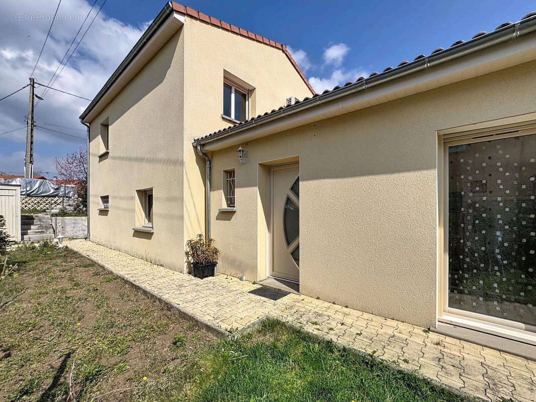 Maison à VOLVIC