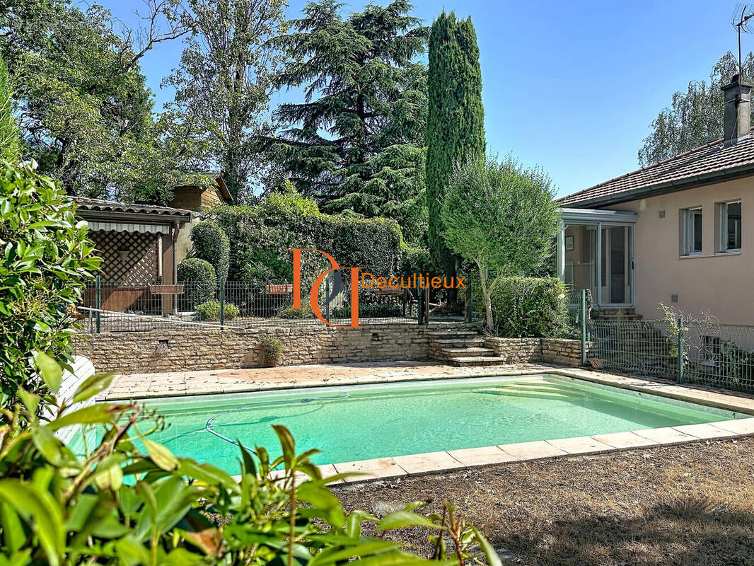Maison 148 m² à Saint-Genis-Les-Ollieres  - photo 1