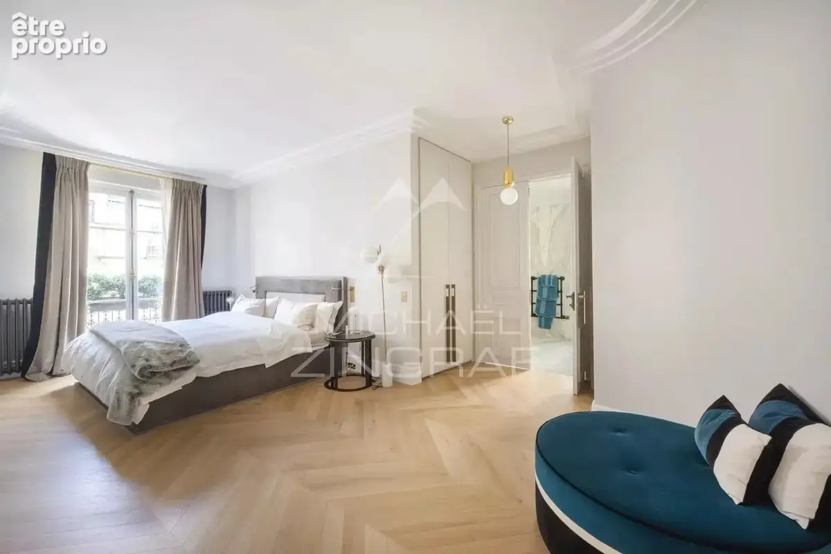 A vendre - Exclusivité - Appartement refait à neuf - 3 Suites - Triangle d'Or - photo 10