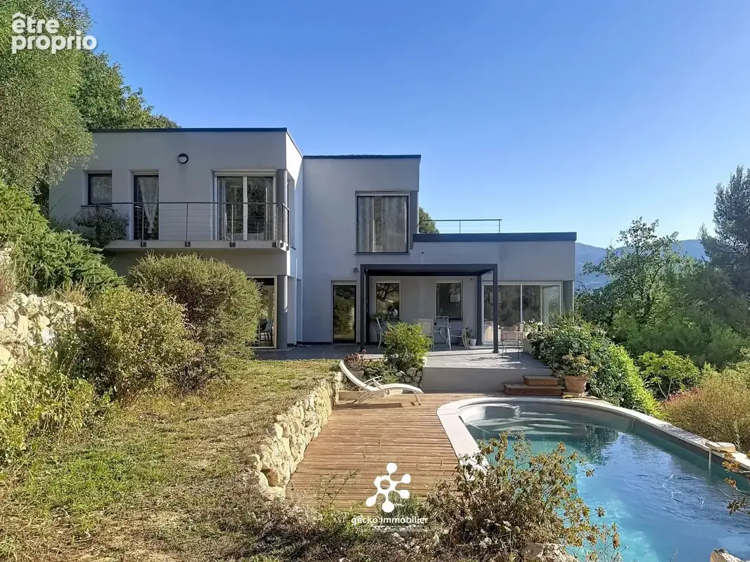 Carros - Les plans - Maison d’architecte avec piscine et terrain de 3000 m2 - photo 2