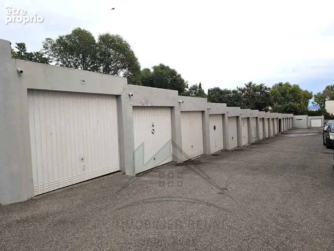 Photo Parking à Martigues au prix de 19 500€