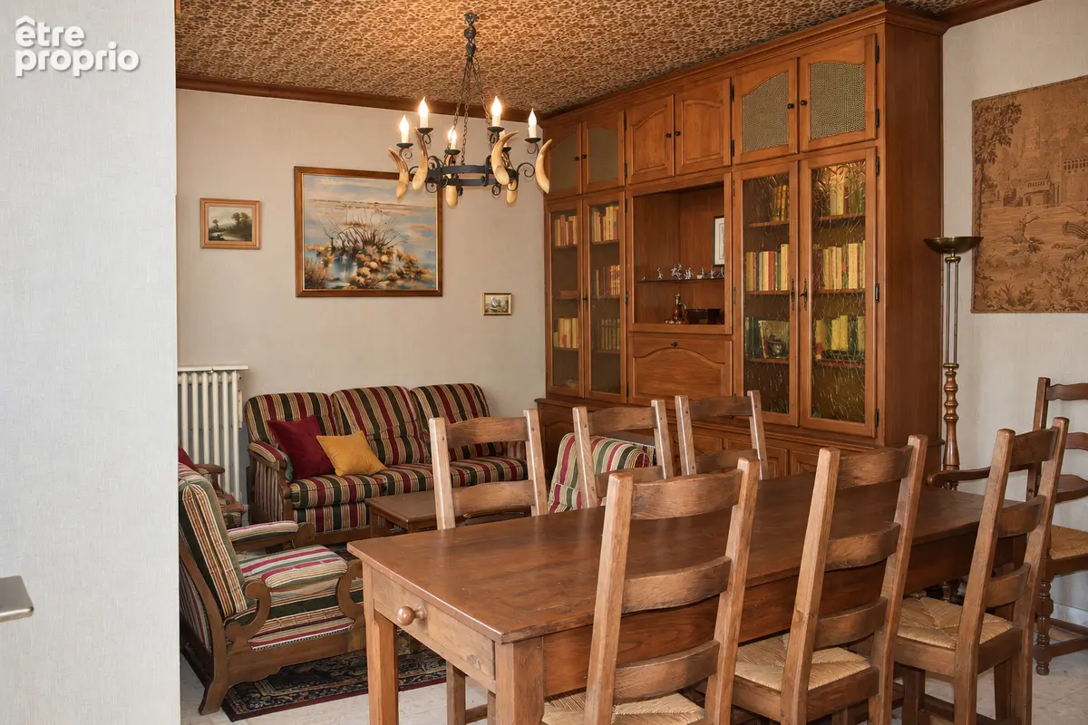 Maison familiale à rénover - Châlette-sur-Loing Bourg - 5 chambres - terrain de 543 m² - photo 2