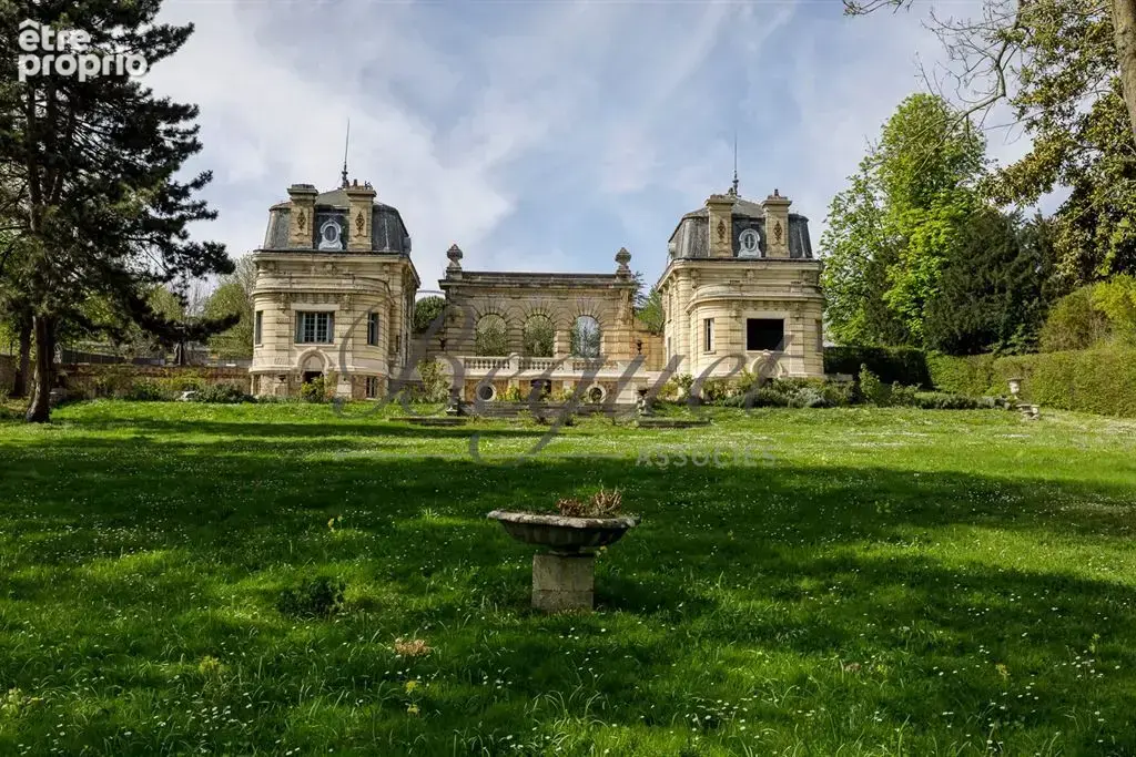 Louveciennes (78430) – Propriété historique de 790 m² avec parc paysagé, 4 chambres – Piscine - près de Marly-le-Roi, Yvelines,  - photo 2