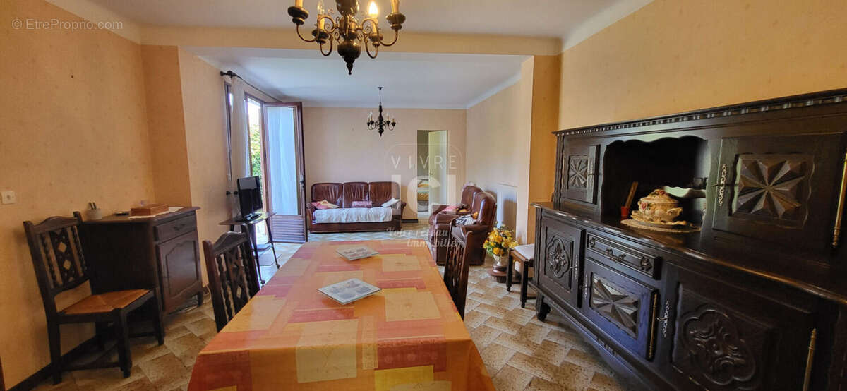 Maison à SAINTE-LUCE-SUR-LOIRE